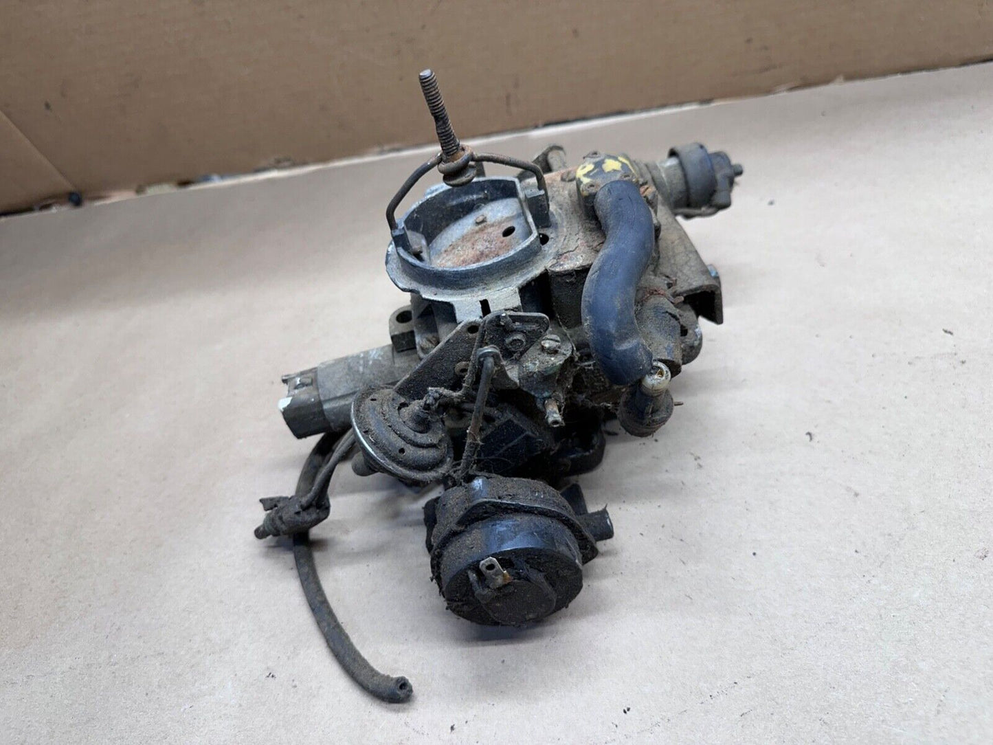 76-90 Jeep YJ CJ Carter BBD 2 Barrel Carburetor Carb 4.2L Wrangler 4.2 L 258 OEM