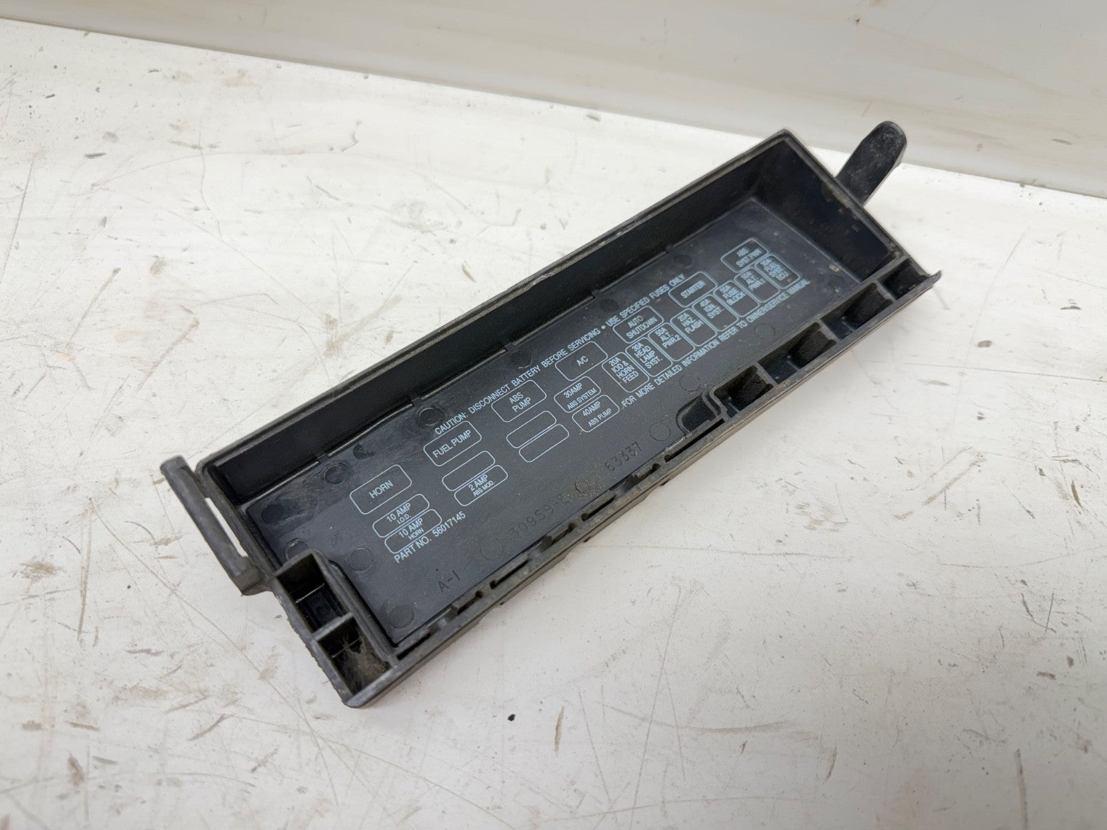 Jeep Wrangler YJ 91-95 Under Hood Fuse Block Relay Panel Cover OEM 56017145