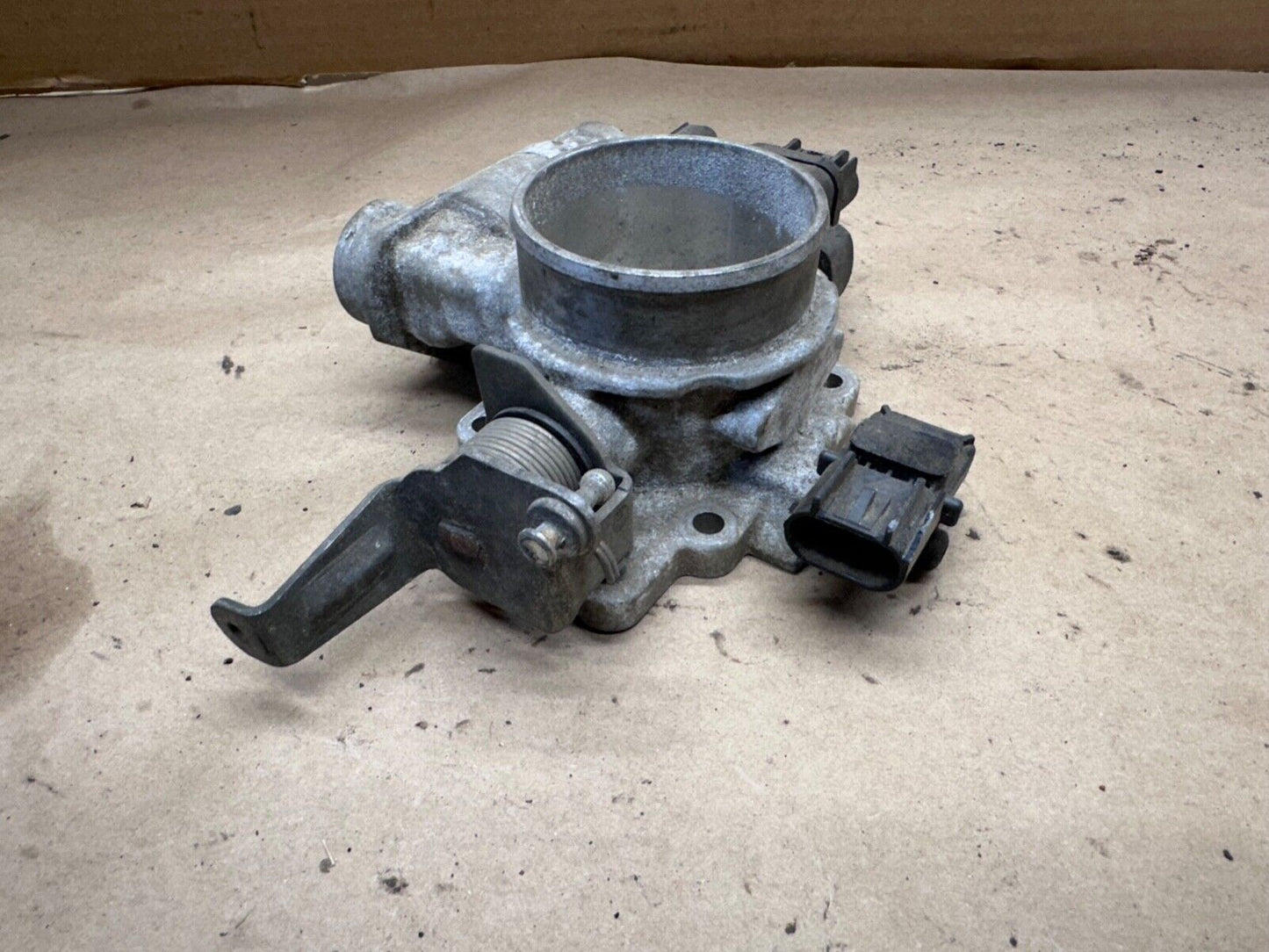 05-06 Jeep Wrangler TJ LJ Throttle Body Valve Assembly 4.0L 4.0 L OEM Factory