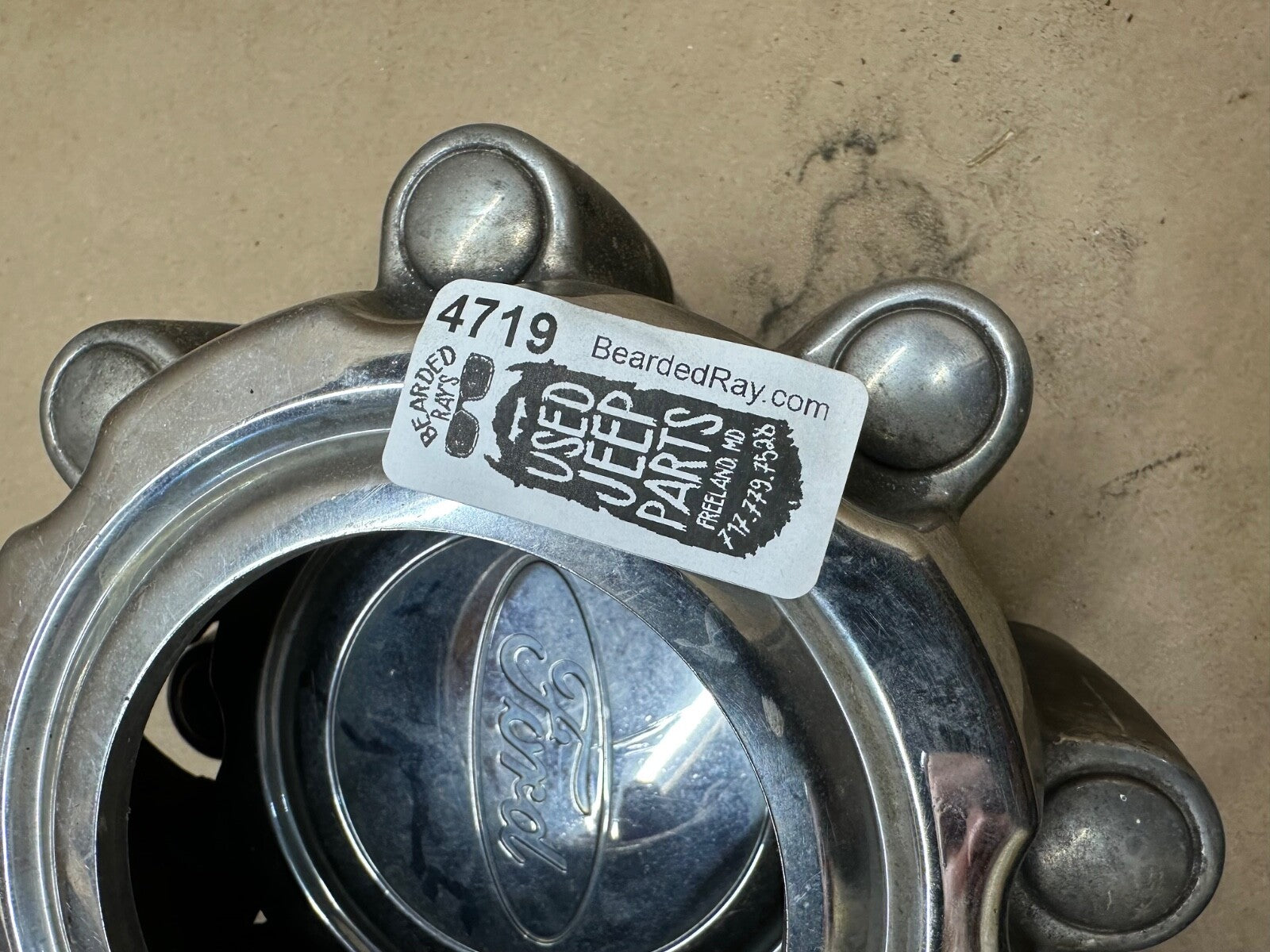 99-05 Ford F-250 F-350 PAIR Front Rear OEM Hub Cap F81A-1A096-BB F81A-1A096-CA