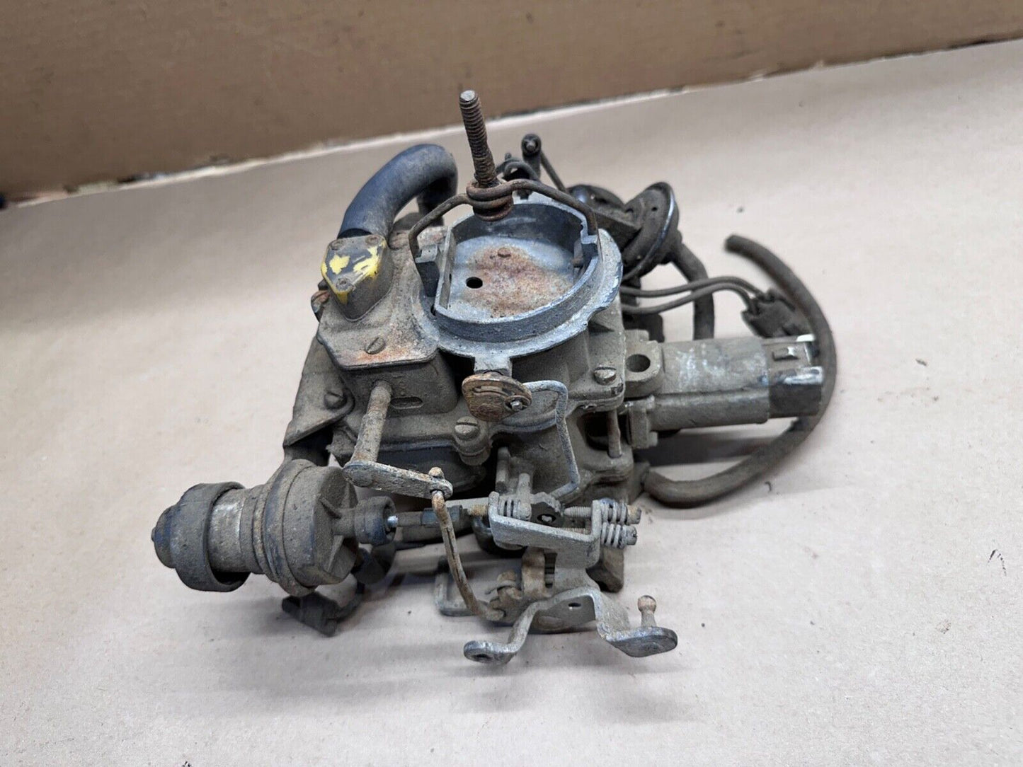 76-90 Jeep YJ CJ Carter BBD 2 Barrel Carburetor Carb 4.2L Wrangler 4.2 L 258 OEM