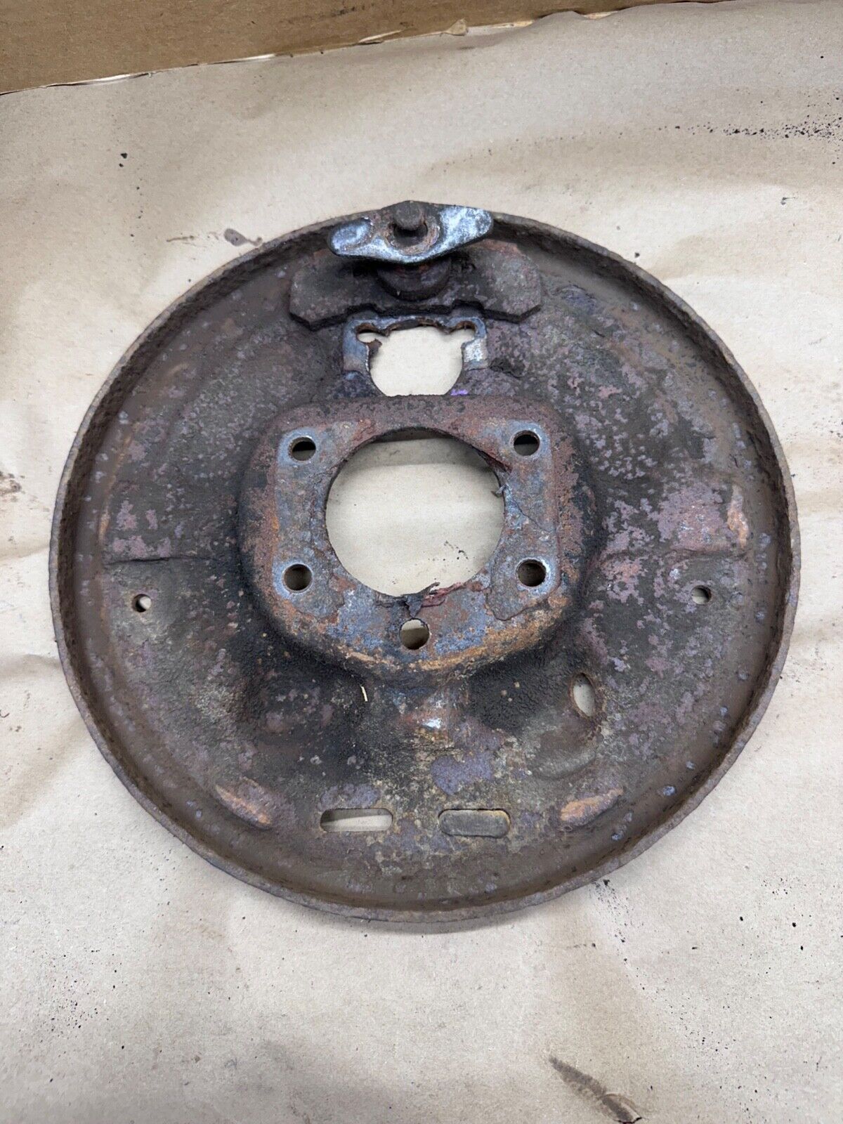 84-90 Jeep Cherokee XJ Wrangler YJ Right Backing Plate Rear Axle Dana 35 Bendix