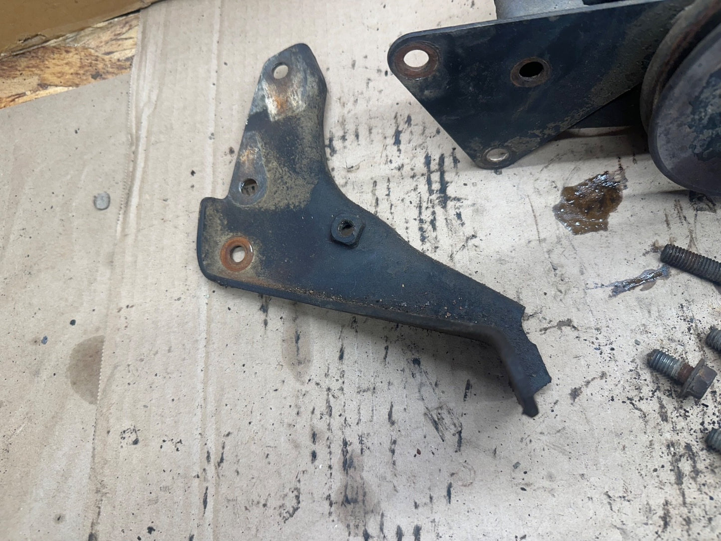 87-90 Jeep Wrangler YJ 4.2 L 6 Cyl Power Steering Pump Brackets Bracket OEM 4.2L