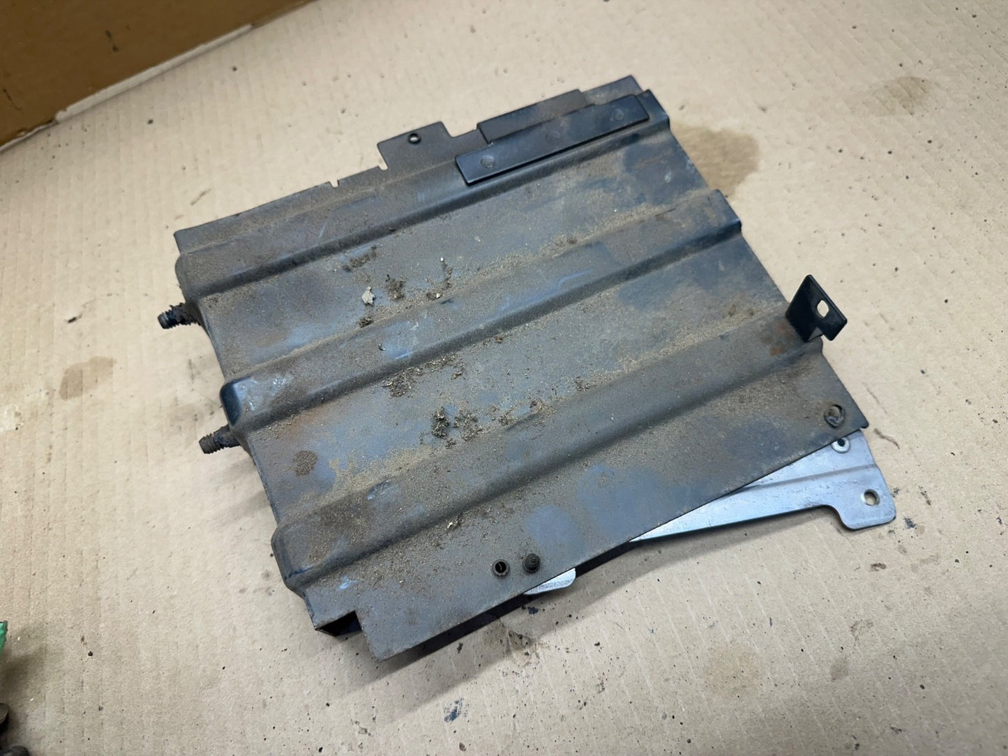 Jeep Wrangler YJ 4.2L Engine Computer ECU Module Dash Mount Bracket 1987-1990 oe
