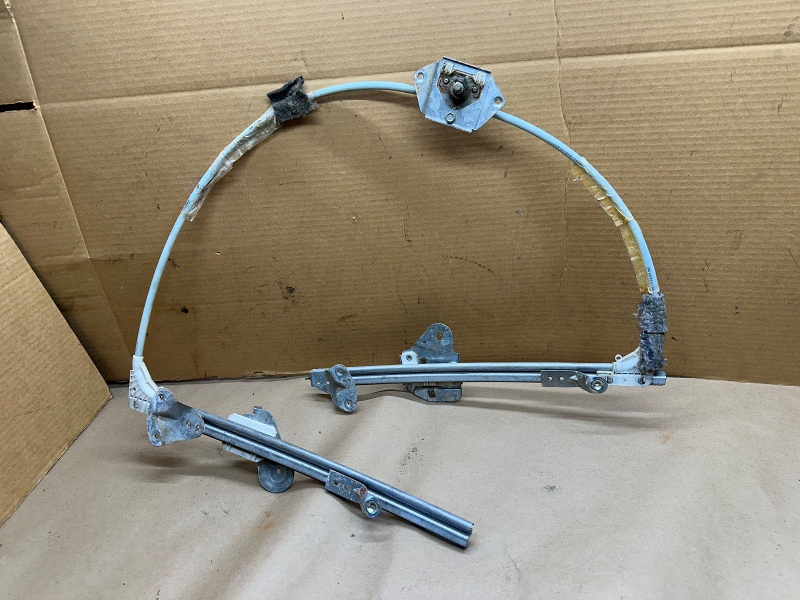 Jeep Cherokee XJ 97-01 2 Door Passenger Door Manual Window Regulator Right Front