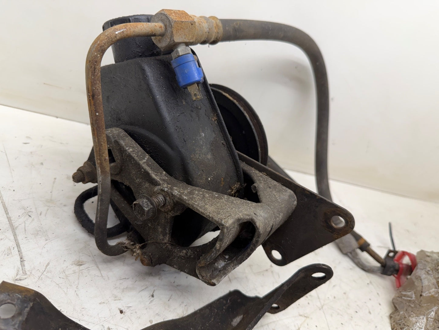 Jeep Wrangler YJ 87-90 V belt 2.5 4.2 L Power Steering Box Pump Kit Brackets OEM