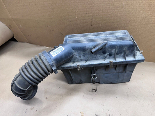 91-95 Jeep Wrangler YJ 4.0L 6 Cylinder Air Cleaner Box Intake Assembly 4.0 Liter