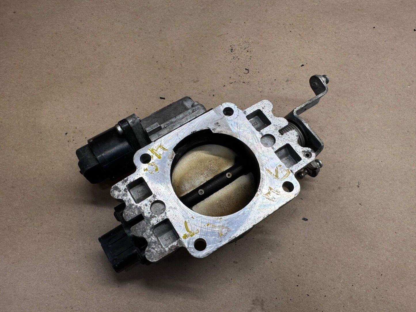 91-95 Jeep Wrangler YJ 6 Cylinder 4.0 L Throttle Body 53030844 4.0L 6 cyl OEM