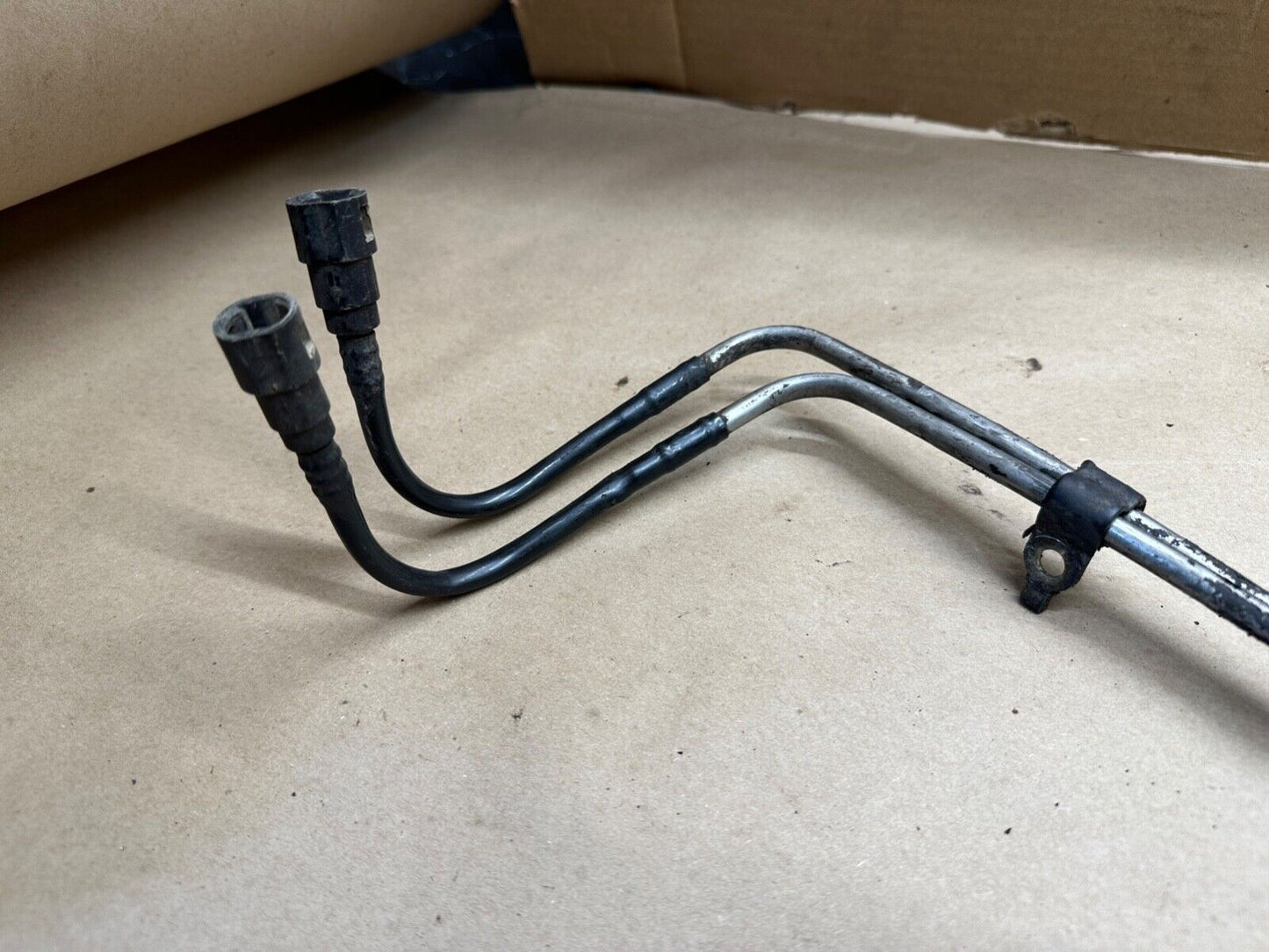 91-95 Jeep Wrangler YJ Fuel Line Lines 2.5L 4 cylinder Frame - Fuel Rail OEM 2.5