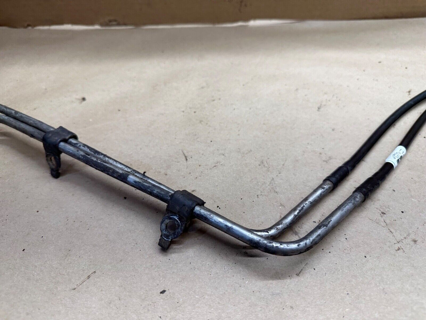 91-95 Jeep Wrangler YJ Fuel Line Lines 2.5L 4 cylinder Frame - Fuel Rail OEM 2.5